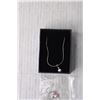 Image 3 : Sterling Silver Pearl Pendant on Chain and Earrings