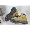 Image 3 : Hot-Cold-Champ - Nike Hiking Boots (size8) - Knee Pads - Boot Cleats