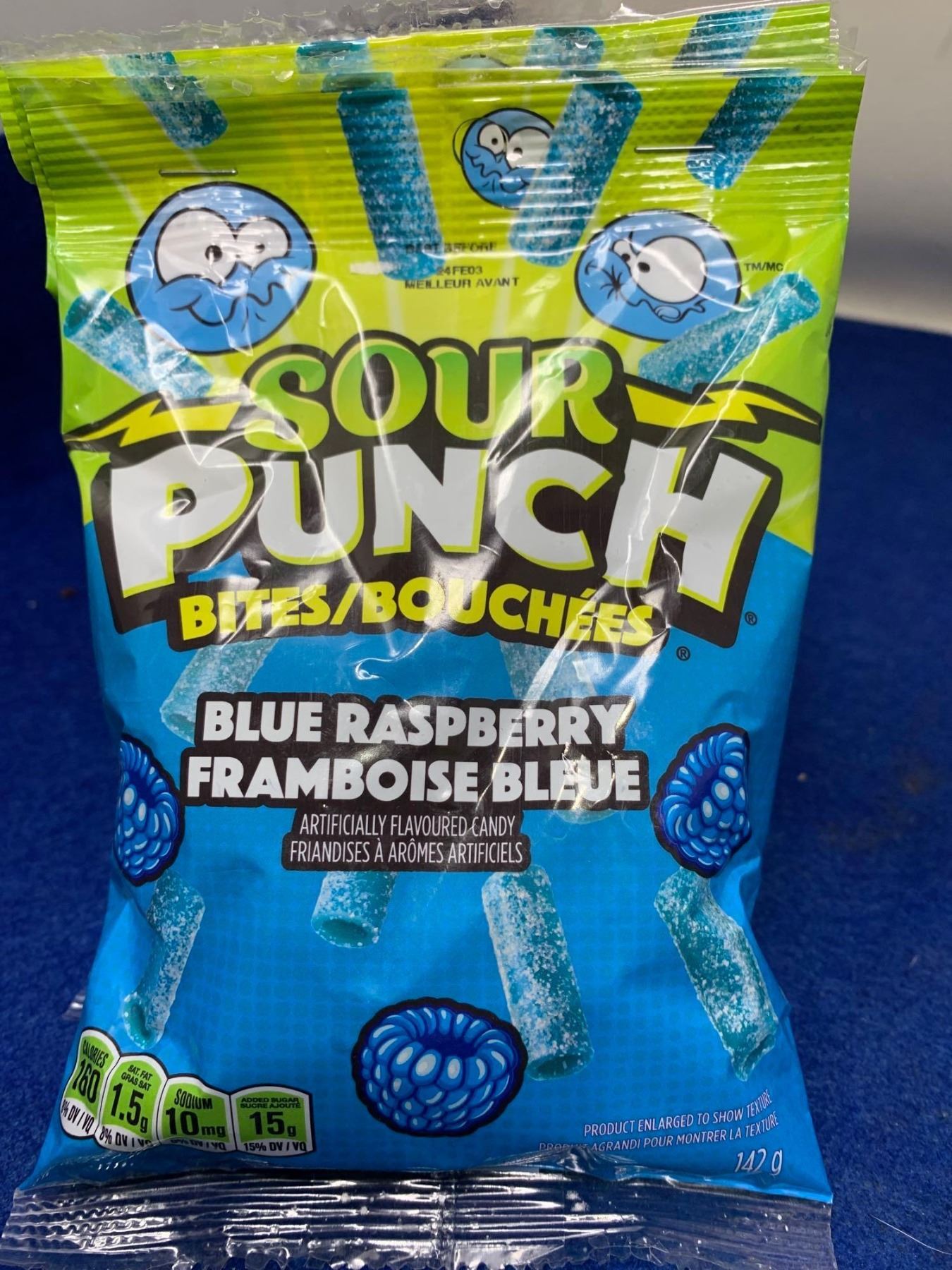 Sour Raspberry Chips Sour Punch Bites-Blue Raspberry (4 x 142g)