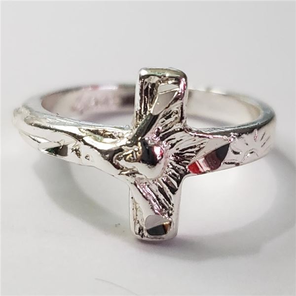 Silver Ring (~Size 6.5)(Ring is resizable for $40) (~length 0inches), Suggested Retail Value $80