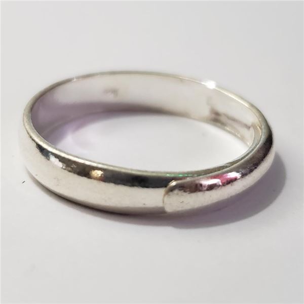 Silver Ring (~Size 8)(Ring is resizable for $40) (~length 0inches), Suggested Retail Value $80