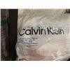 Image 2 : Lot of 2  Calvin Klein Luxury Pillows - Queen Size