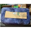 Image 1 : Berkshire ultra plush queen blue blanket