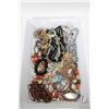 Image 1 : Tray lot of vintage and collectible jewellery including neck chains, earrings, brooch and earring se