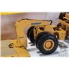 Image 5 : Norscot 1:50 scale die cast CAT 784C Tractor with Toy Haul Classic Lowboy Trailer, includes box, has
