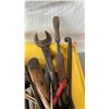 Image 2 : BIN OF VARIOUS HAND TOOLS