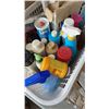 Image 3 : 2 TOTES OF ELECTRONICS AND CLEANING SUPPLIES