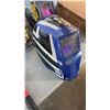 Image 8 : 3 WELDING HELMETS AND 2 VEHICLE CLUBS