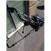 Image 8 : YARDWORKS 3 IN 1 20" ELECTRIC LAWN MOWER WORKING