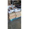 Image 1 : PALLET OF VARIOUS MOULDING