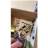 Image 25 : LOT OF BASEBALL CARDS