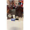 Image 1 : DESK WEATHER STATION WITH STRESS BALLS, JEWELRY BOX AND SHADOW BOX