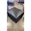 Image 2 : BLACK LEATHER OTTOMAN