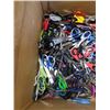 Image 2 : LARGE BOX OF ASSORTED SCISSORS