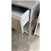 Image 2 : PAIR OF 1 DRAWER SIDE TABLES