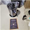 Image 3 : AS NEW HOUSNAT SLOW JUICER AND CITRUS JUICER BOTH TESTED AND WORKING RETAIL $375