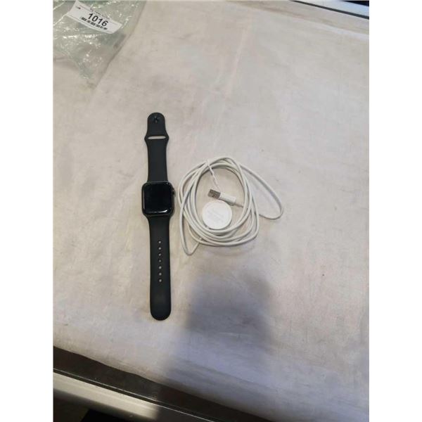 APPLE WATCH 40MM SERIES 5 W/ GPS AND CELLULAR, AND CHARGER - RETAIL $829