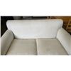 Image 2 : FLOOR MODEL LOVESEAT