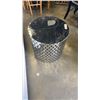 Image 2 : MIRROR TOP WOVEN METAL SIDE TABLE