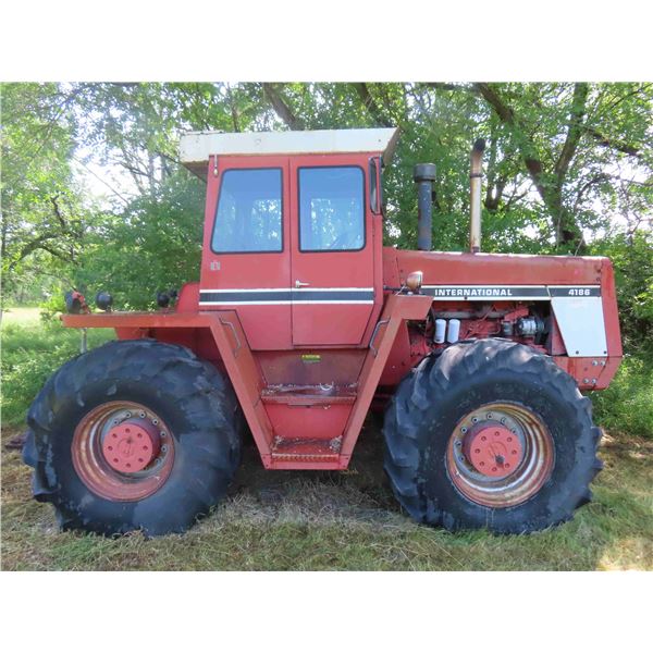 International 4186 Four Wheel Drive Tractor Standard High/Low Range