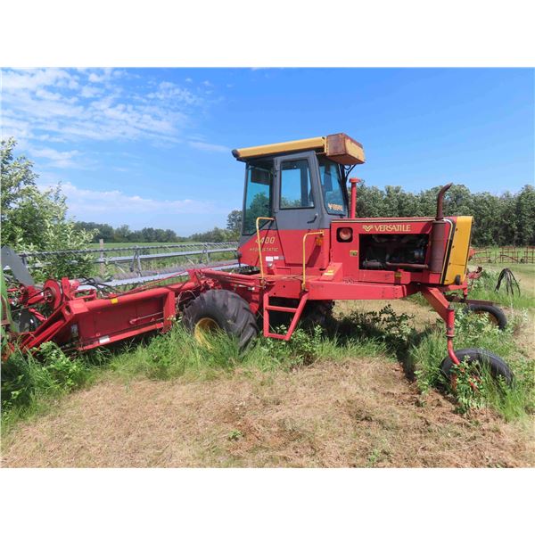 Versatile 4400 Hydostatic Gas Swather Serial# 21028 