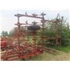 Image 3 : International 45 Vibra Shank 28' Cultivator with 2