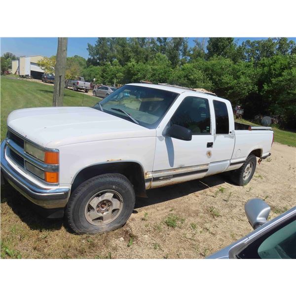 1998 Chevrolet Silverado Extended Cab 5.7L Automatic Transmission