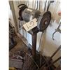 Image 3 : 6'' Bench Grinder on Stand