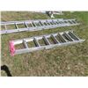 Image 2 : Aluminum Extension Ladder (Bent), Aluminum Step Ladder