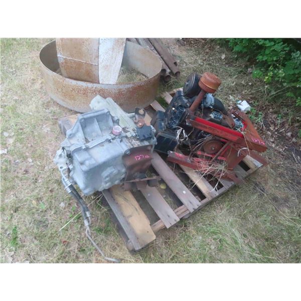 Briggs&Stratton Gas Engine - Has Compression and 