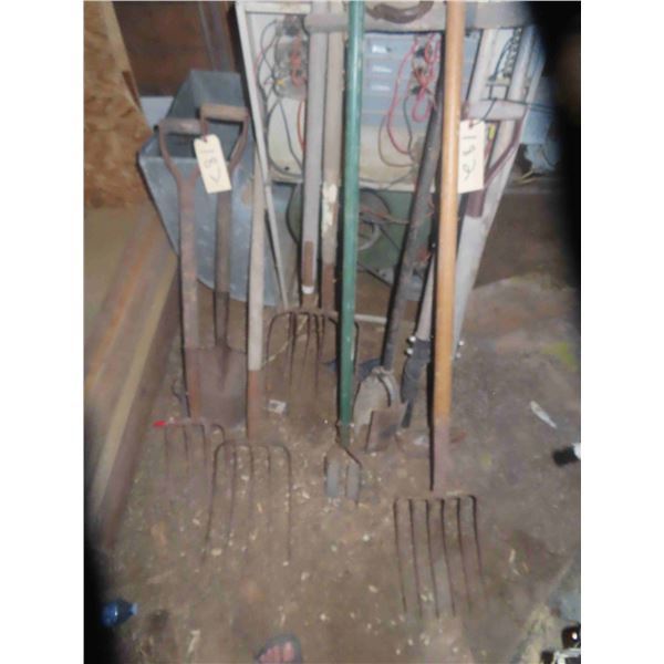 Yard Tools ; 4 Barn Forks, Edger, Post Hole Digger, Plus