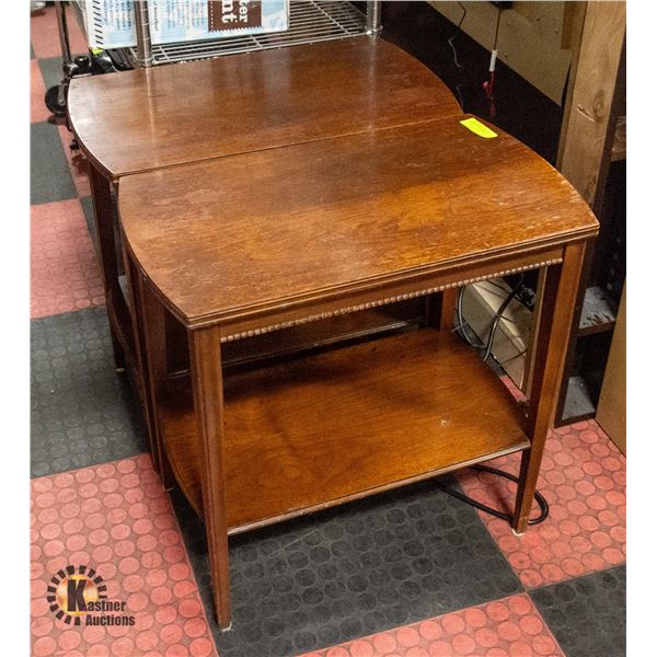 PAIR OF VINTAGE DELI-CRAFT END TABLES