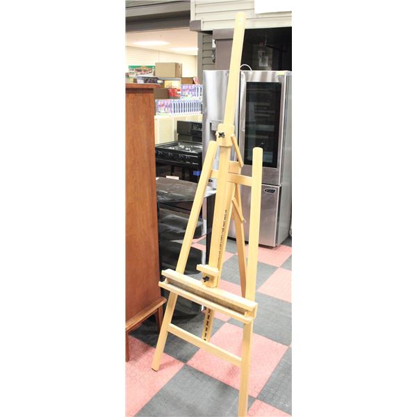 LARGE LIGHT COLORED WOODEN ART EASEL