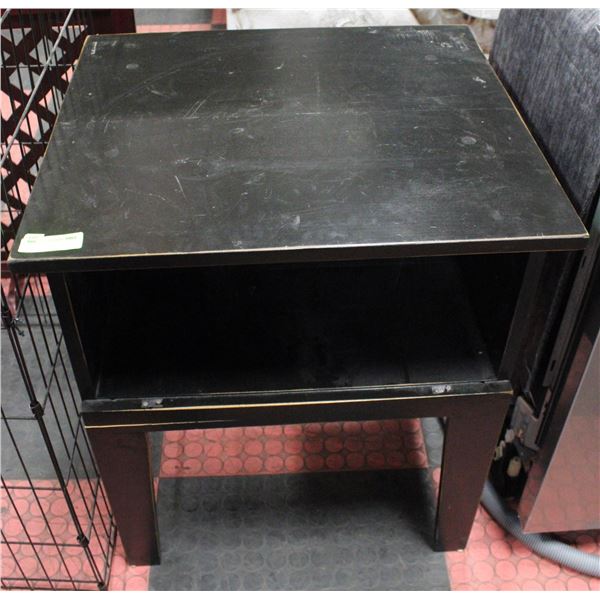 BLACK END TABLE H-27.5" W-21.5" L-24"