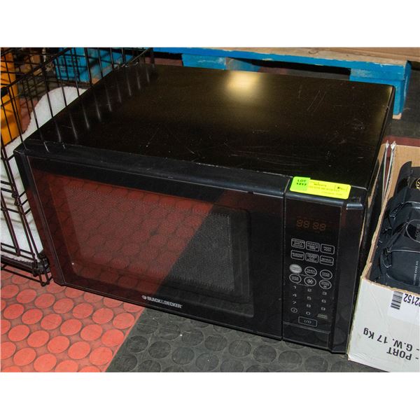 BLACK & DECKER MICROWAVE 1350W