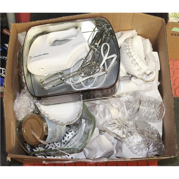 LARGE BOX OF MISC INCLUDES KITCHENWARE/GLASSWARE