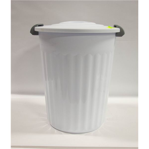 NEW STERILITE 24QT UTILITY GARBAGE CAN WITH LID