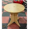 Image 1 : ROUND DISPLAY TABLE H-31" DIAMETER-30"