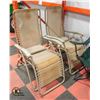 Image 1 : 2 LAWN/LOUNGE CHAIRS