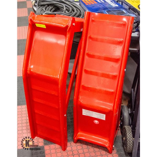RED CAR RAMPS 2PCS