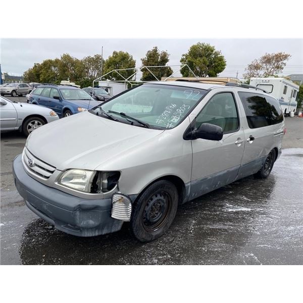 2003 Toyota Sienna CE