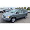 Image 4 : 1998 Toyota Sienna LE