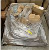 Image 2 : Pallet of stainless steel Phillips machine screw 10-32x 1/2