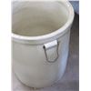 Image 3 : Medalta Potteries stoneware 25 gallon crock
