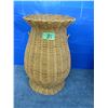 Image 1 : Wicker basket in shape of Vase