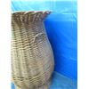 Image 5 : Wicker basket in shape of Vase