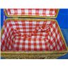 Image 4 : Wicker picnic basket