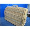 Image 2 : Wicker pet carrier