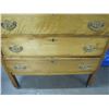 Image 2 : Vintage wood three drawer dresser with scalloped edges on top