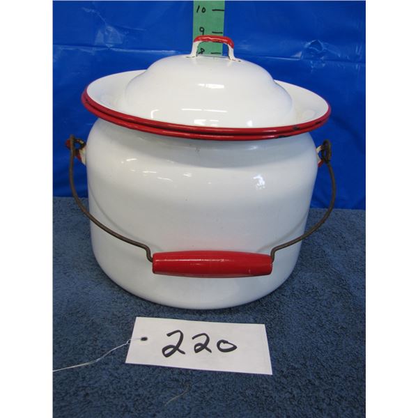 Enamel chamber pot with lid Has red accents